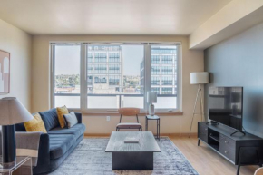 Queen Anne 1br w gym wd lounge roof deck SEA-574